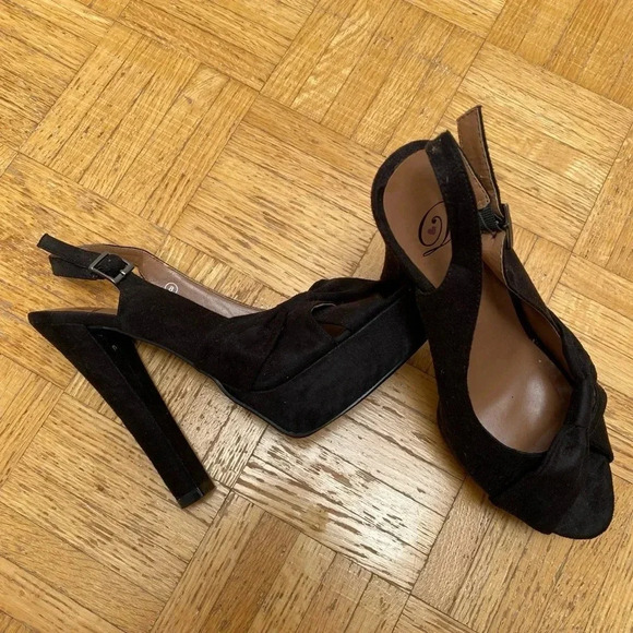 VINTAGE - Y2K Flatform Black Vegan Leather Suede Sandals - Picture 3 of 5